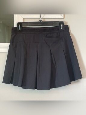 Nike Dry Fit Women’s Golf Tennis Pleated Black Skort Size XS 13 Inches Length